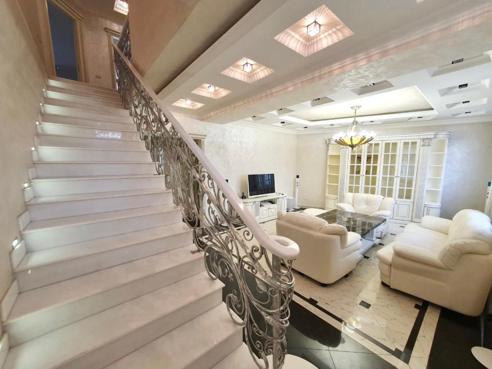 Роскошная Двухуровневая Квартира Luxurious Duplex Apartment Ереван Экстерьер фото